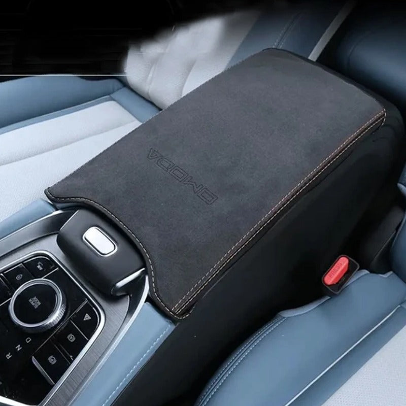 Leather armrest cover for Omoda