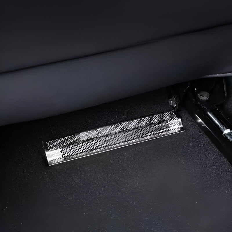 25 XPENG P7 Lower seat vent cover (2 pieces)