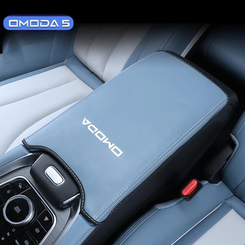 Leather armrest cover for Omoda